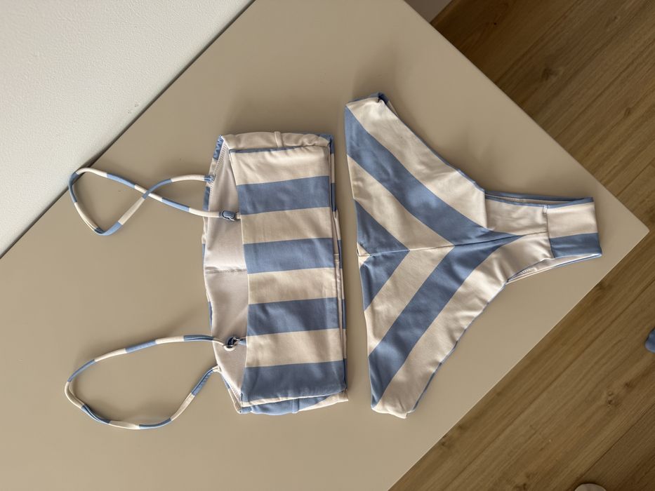 Нов красив разделен Брутален синьо бял бански горнище и долнище