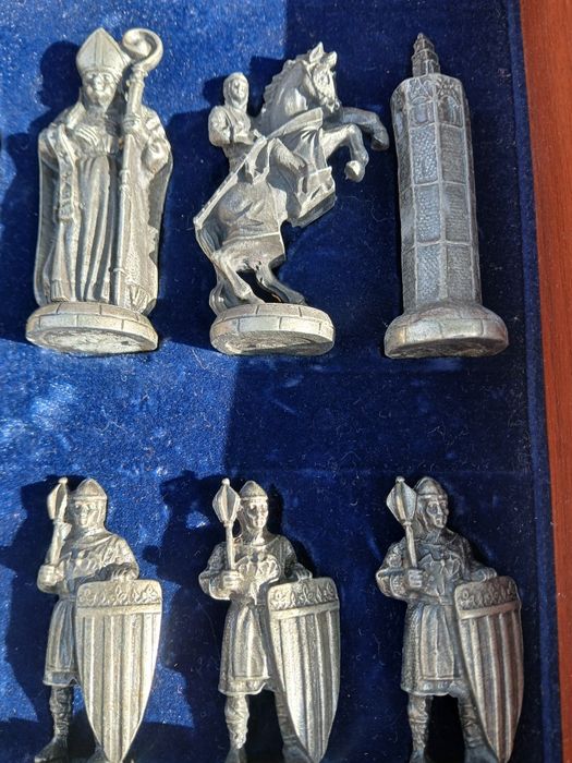 Изискан подарък Шах  с бронзови фигури