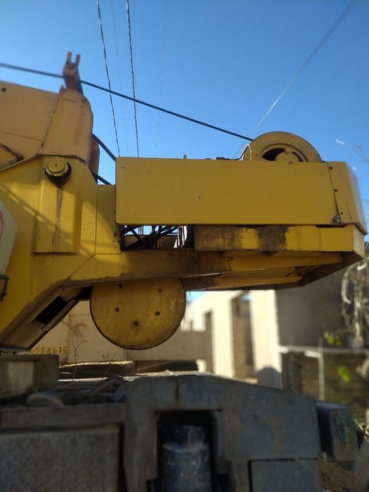 КАМАЗ КРАН СОТИЛАДИ 32 метр.25 тонналик.