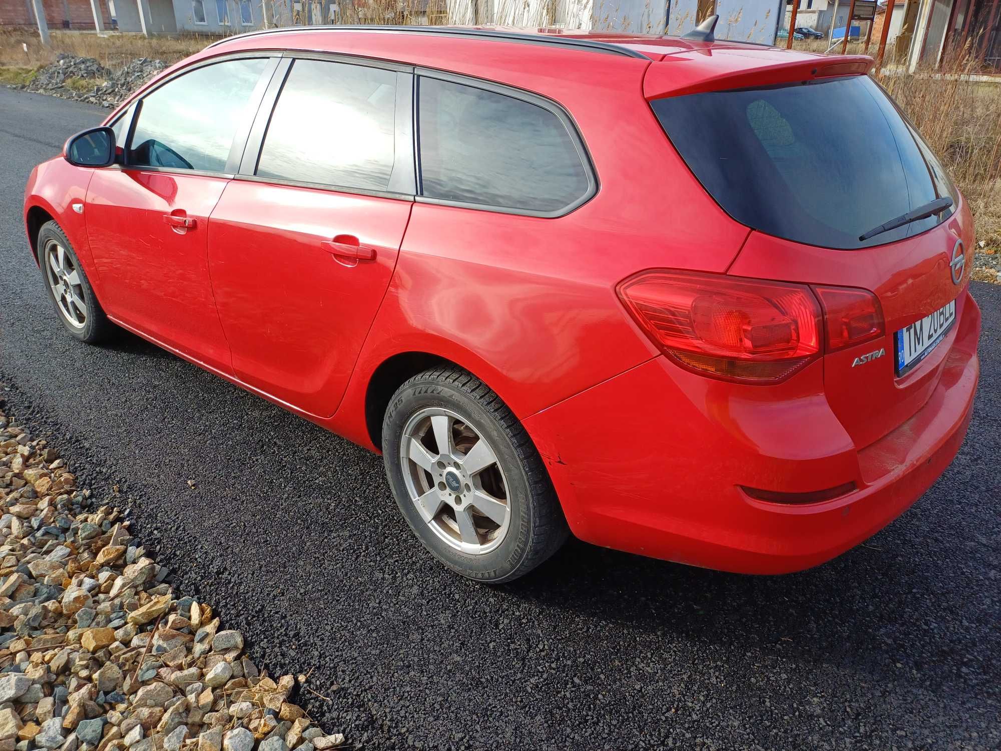 Opel Astra J Sports Tourer, model 1,7 CDTI, 125 cai.