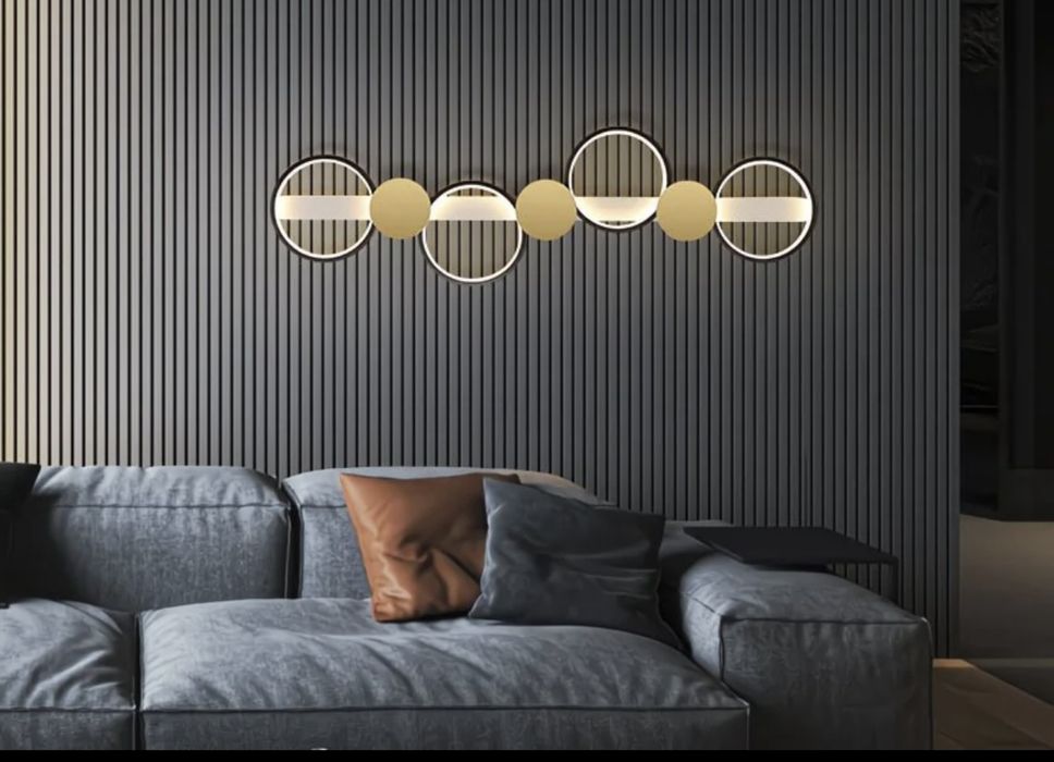 Продается люстра новая, настенная, модная