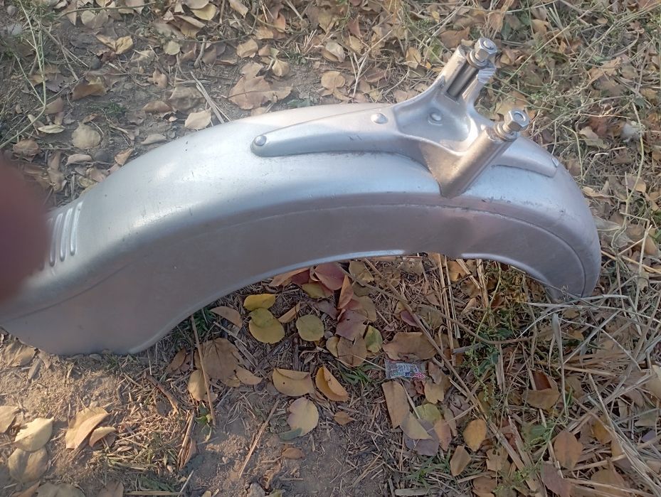 Переднее крыло Иж