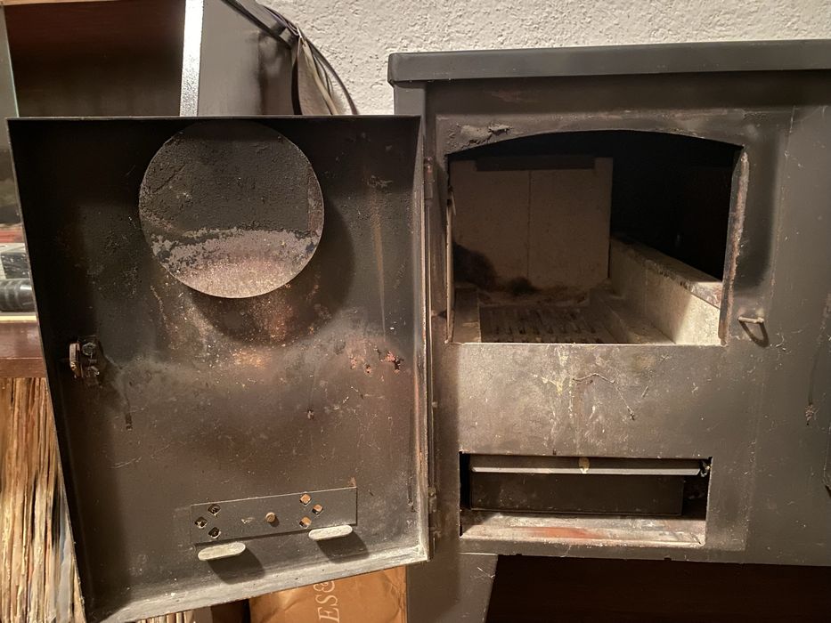 Печка на твърдо гориво