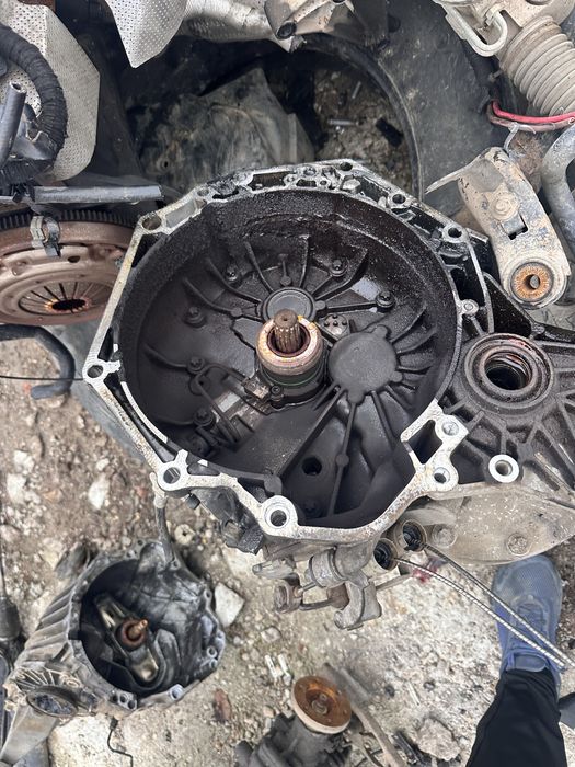 Скоростна кутия Opel Zafira A 2.0 дизел (DTL/DTI)