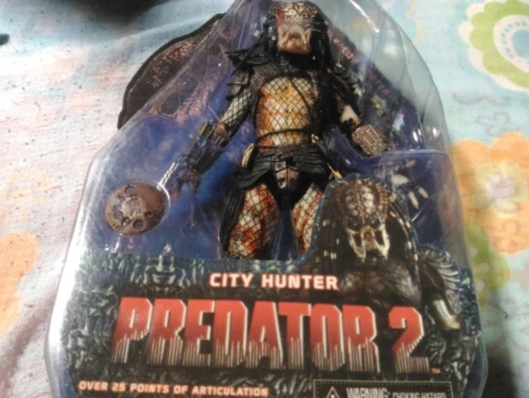 Figurina City Hunter Predator 18 cm NECA