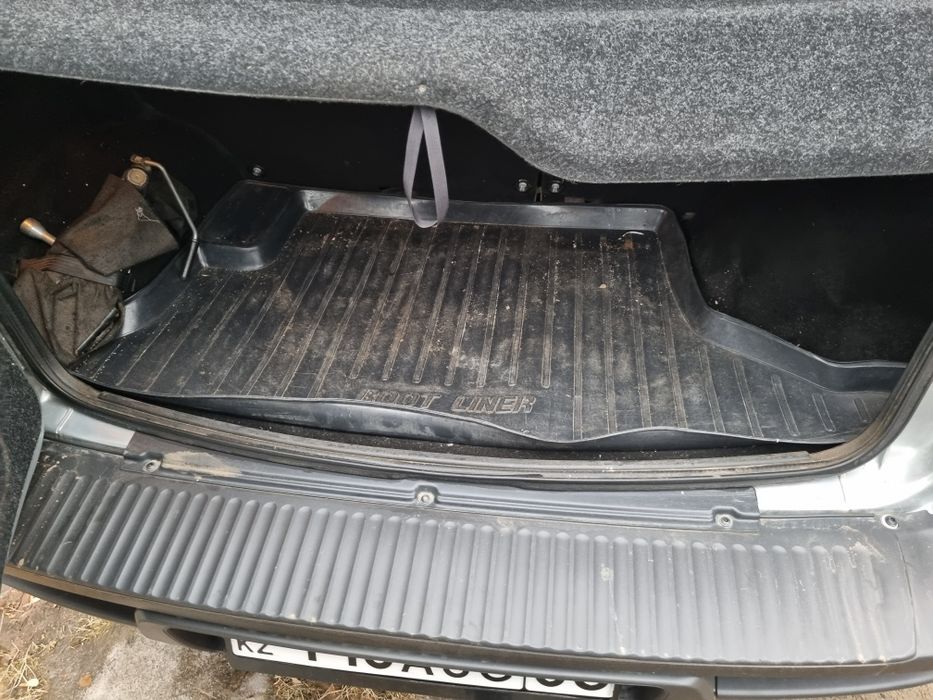 Коврик багажника Шевроле нива