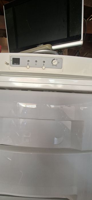 Vând congelator Gorenje