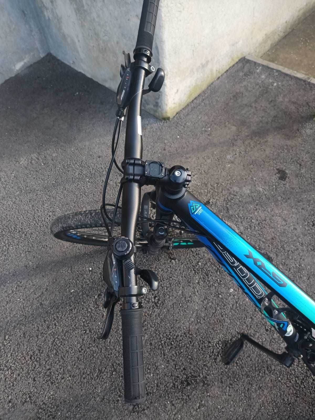 Bicicletă MTB CROSS GRX 9 HDB 27.5