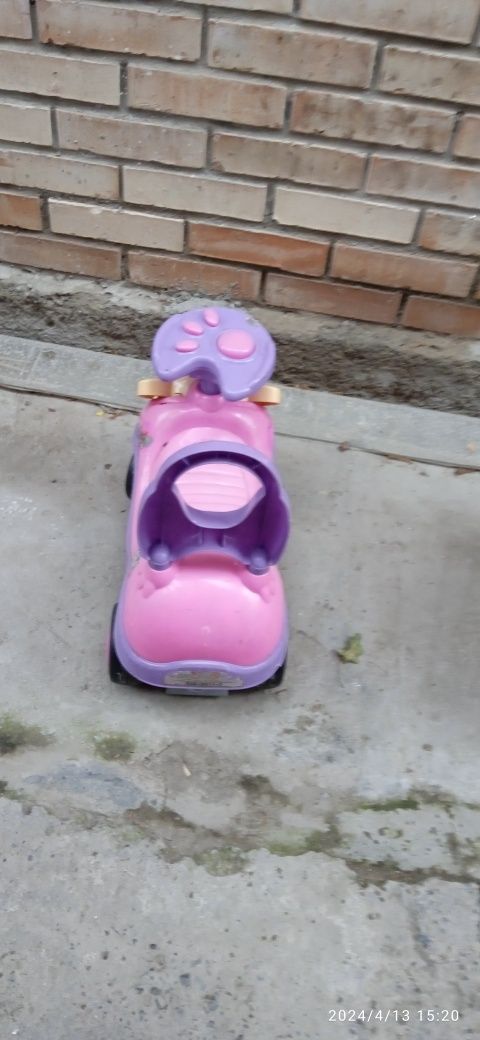 Детская машинка для малышей