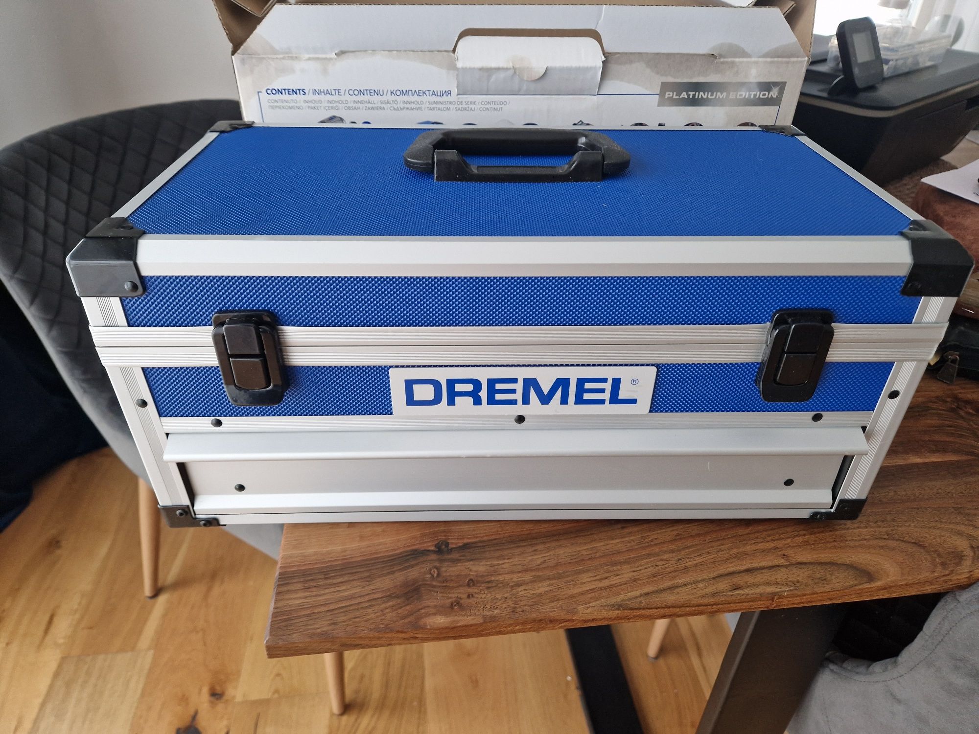 Dremel 8220 nou.