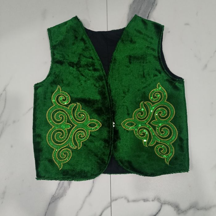 Казахский национальный жилет.