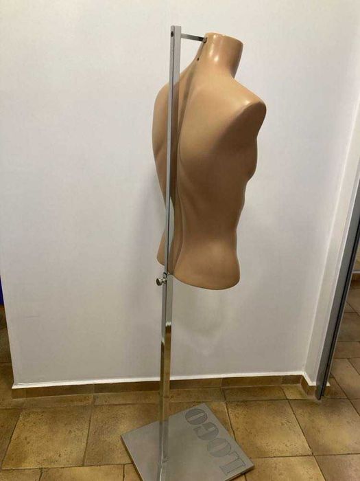 Мъжки манекен за дрехи
