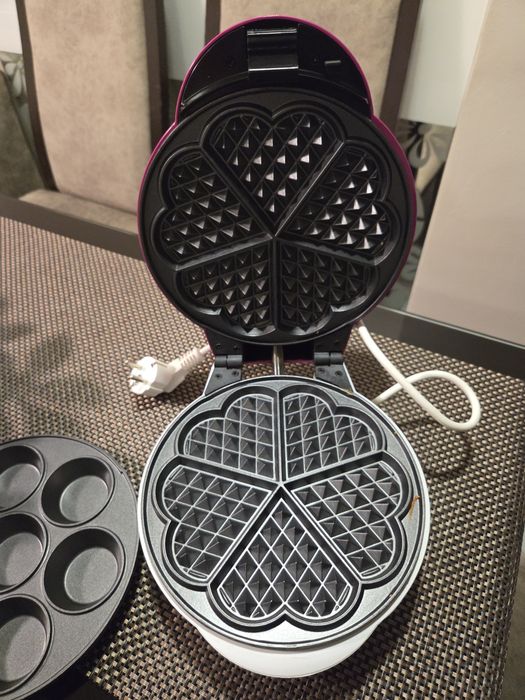 Гофретник Gorenje WCM702PW, 700W, Незалепващи плочи, Розов