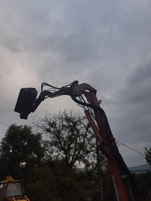 Vând, schimb tocător de resturi vegetale braț de 8m