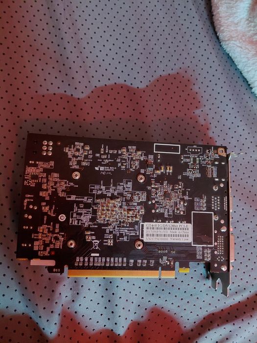 Видеокарта 1 gb 128 bit пишите покупайте а то придется выкинуть