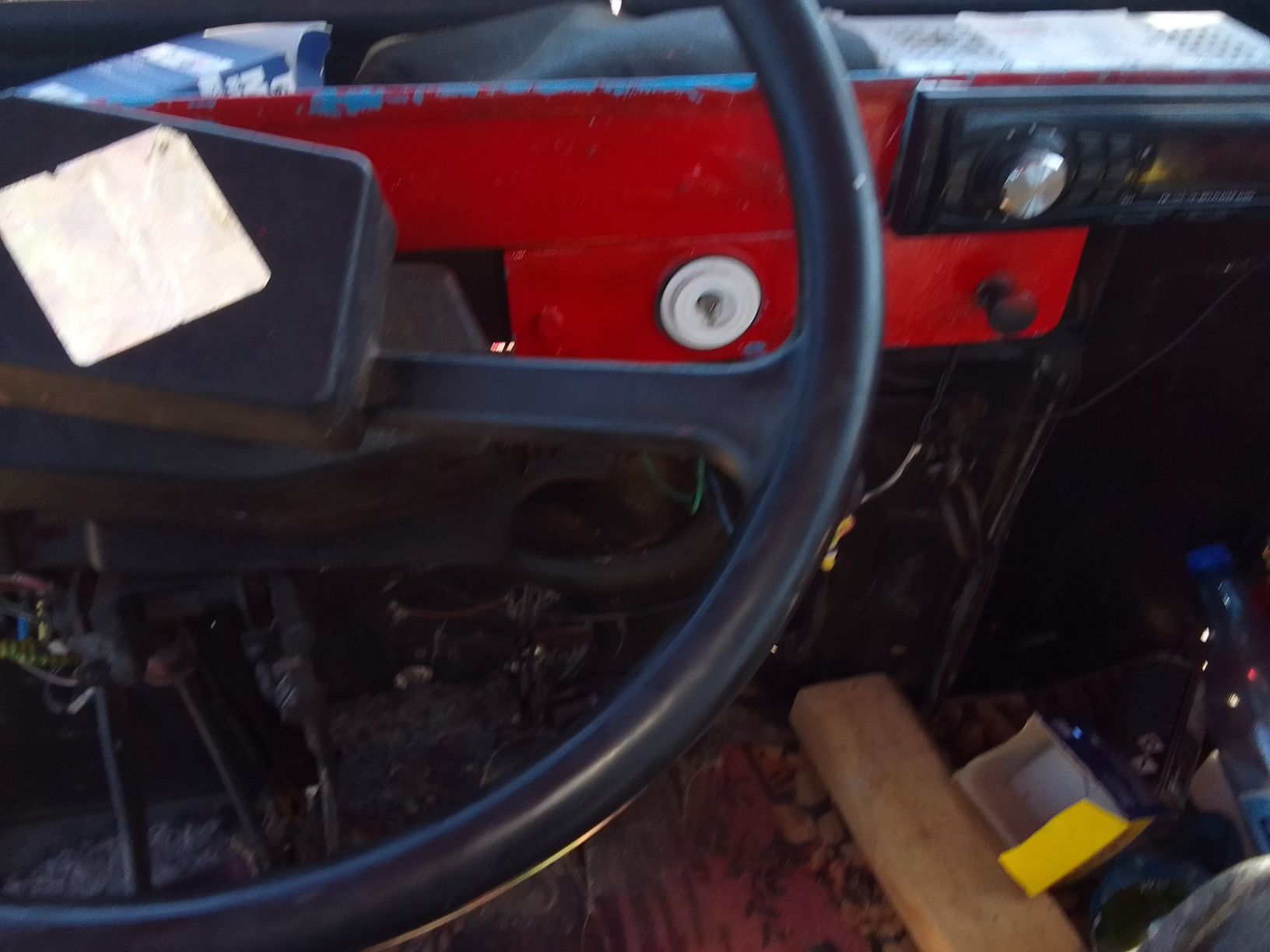 Vaci viței  scâimb un tractorsa tip motocultor pe animale