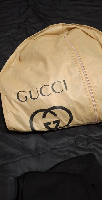 Продавам ,яке на ,Gucci