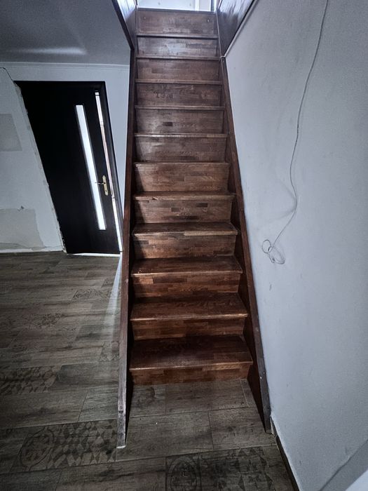 Vand scara interioara lemn si cadru mana curenta