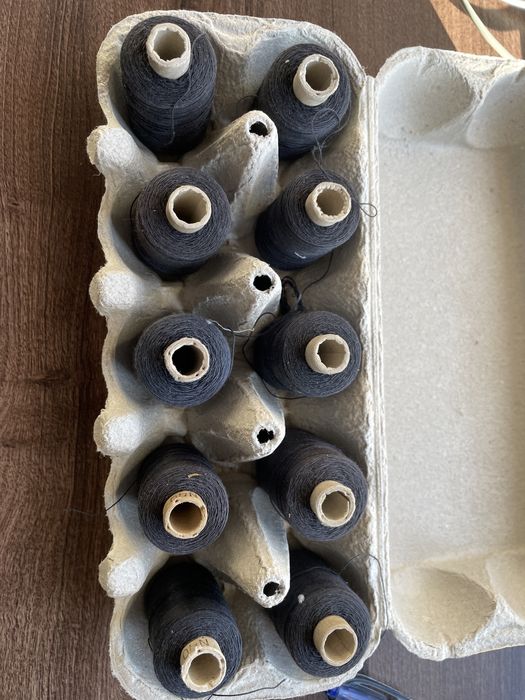 Нитки разных цветов и размеров 10 мотков