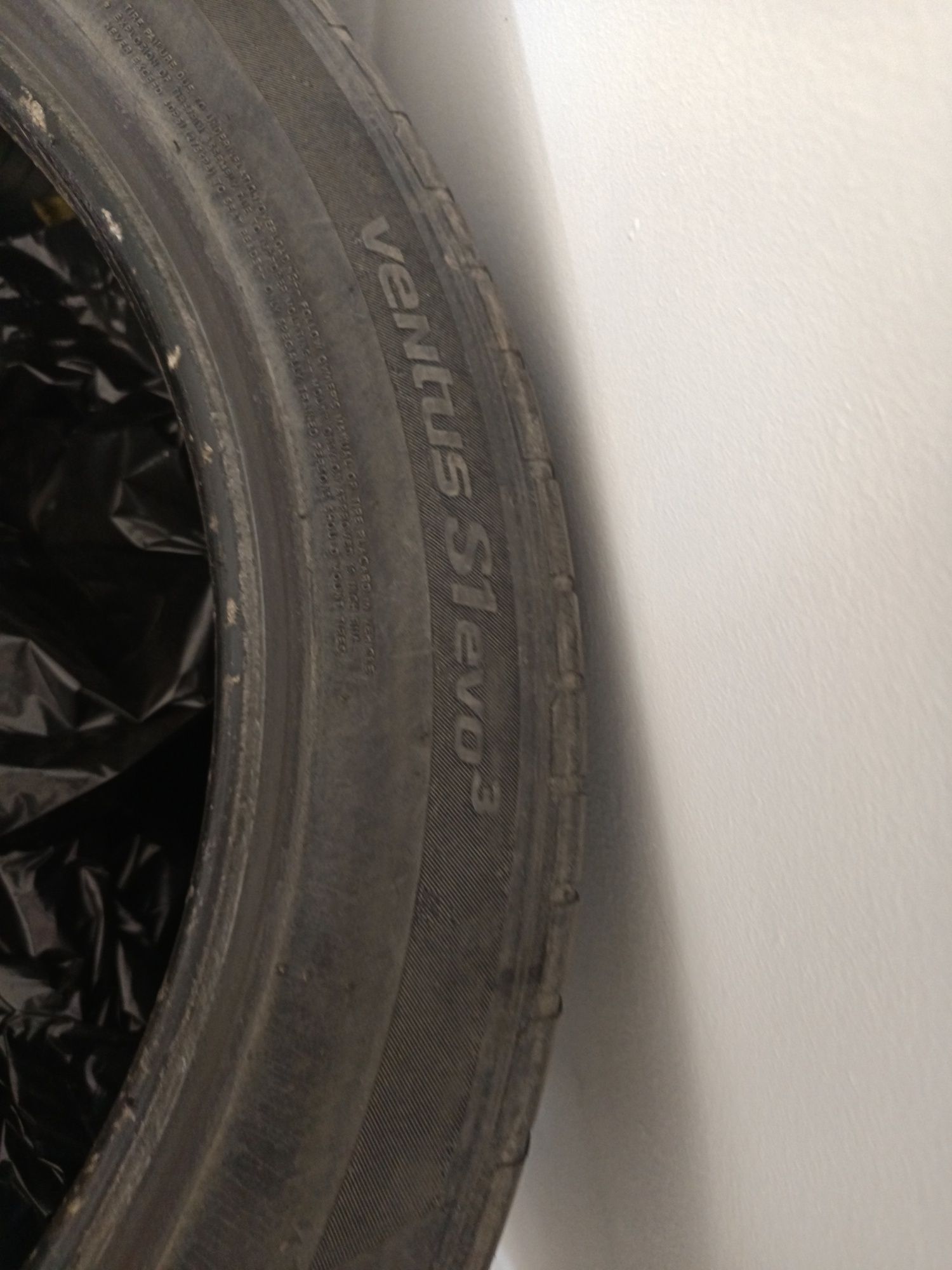 Продавам Гуми 245/45/19
