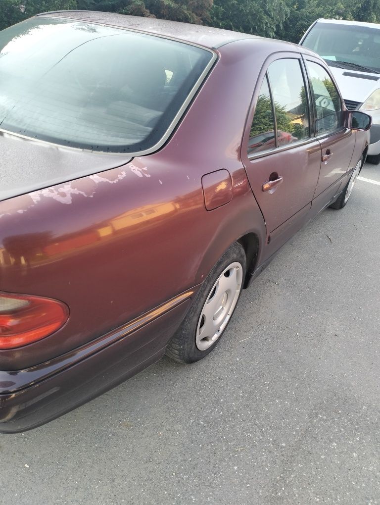 Vind Mercedes E Class