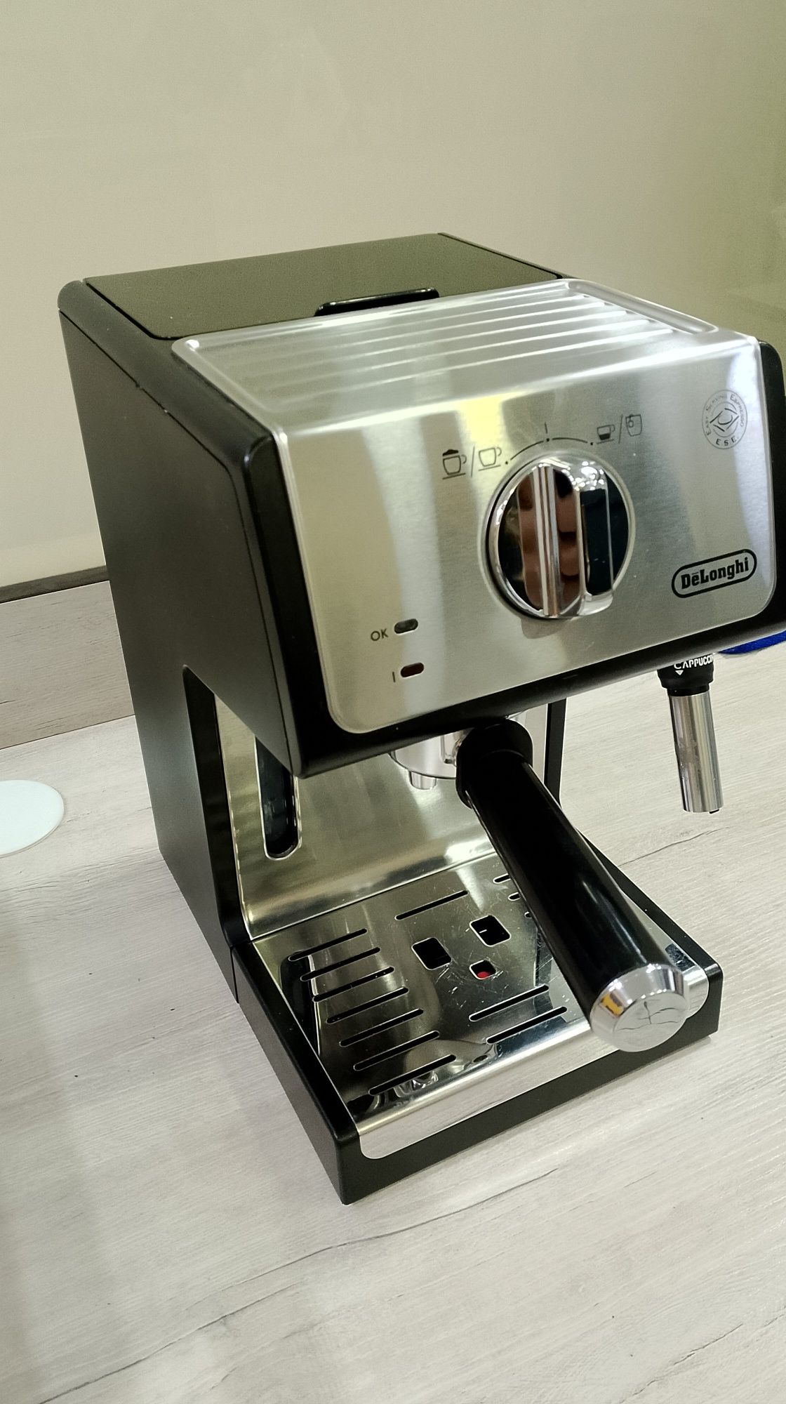 Kofe mashina delonghi