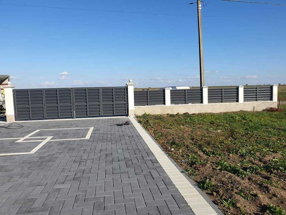 Garduri din panouri stil jaluzele, sipca metalica, tabla, plasa si BCA