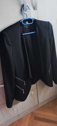 Черно кокетно сако