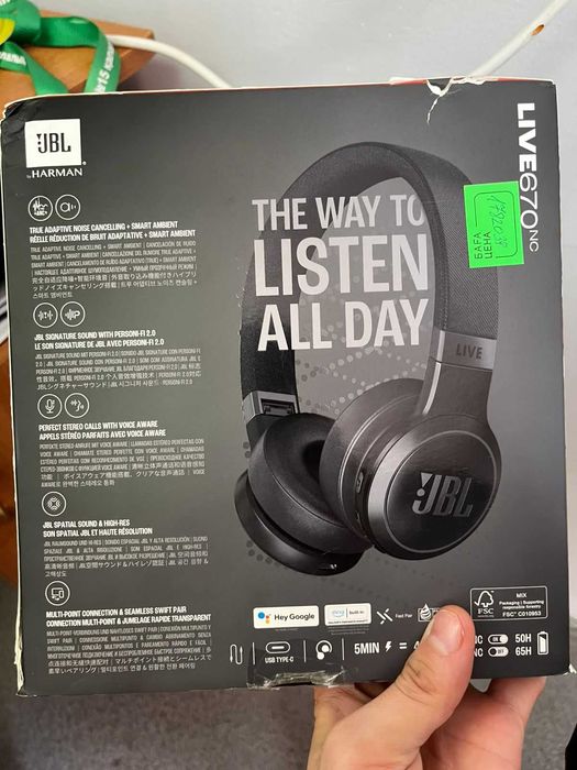 Продаю наушники JBL Live 670NC