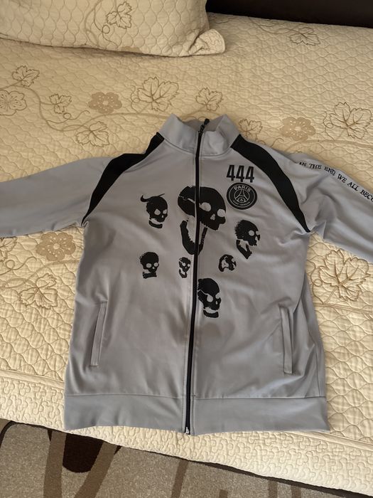 Рядък суичер призрак444