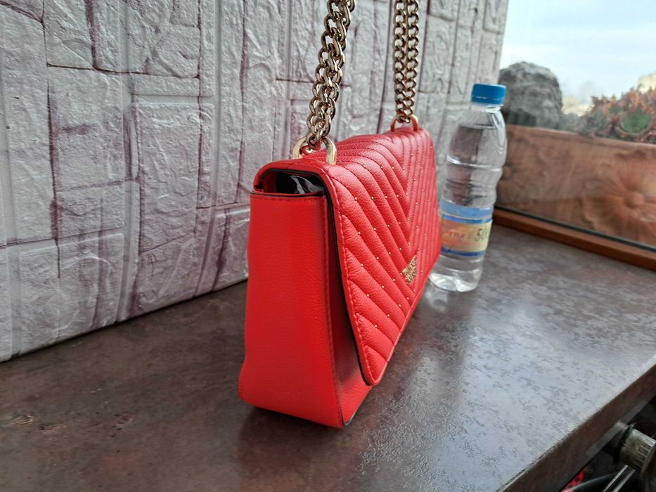 дамска чанта,Victoria's Secret червена малка чантичка