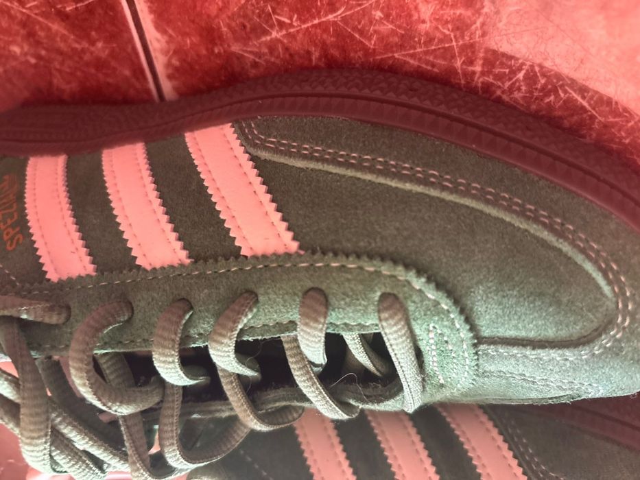 Adidasi noi fara eticheta