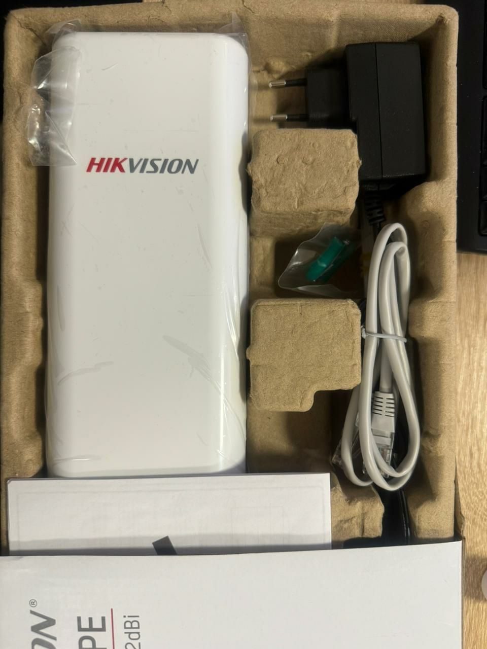 HIKVISION  (Outdoor CPE 2.4GHz 150Mbps 12 dBi)