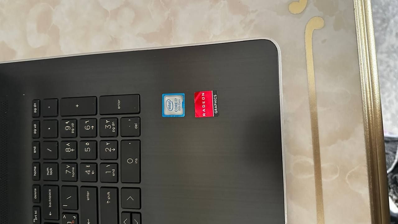 HP Corei 7 | 16GB |Radeon 530 4GB | 500GB SSD | 1000GB HDD