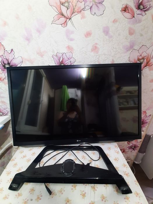 Продам телевизор LG смарт объем 117 хорошим состояние 117