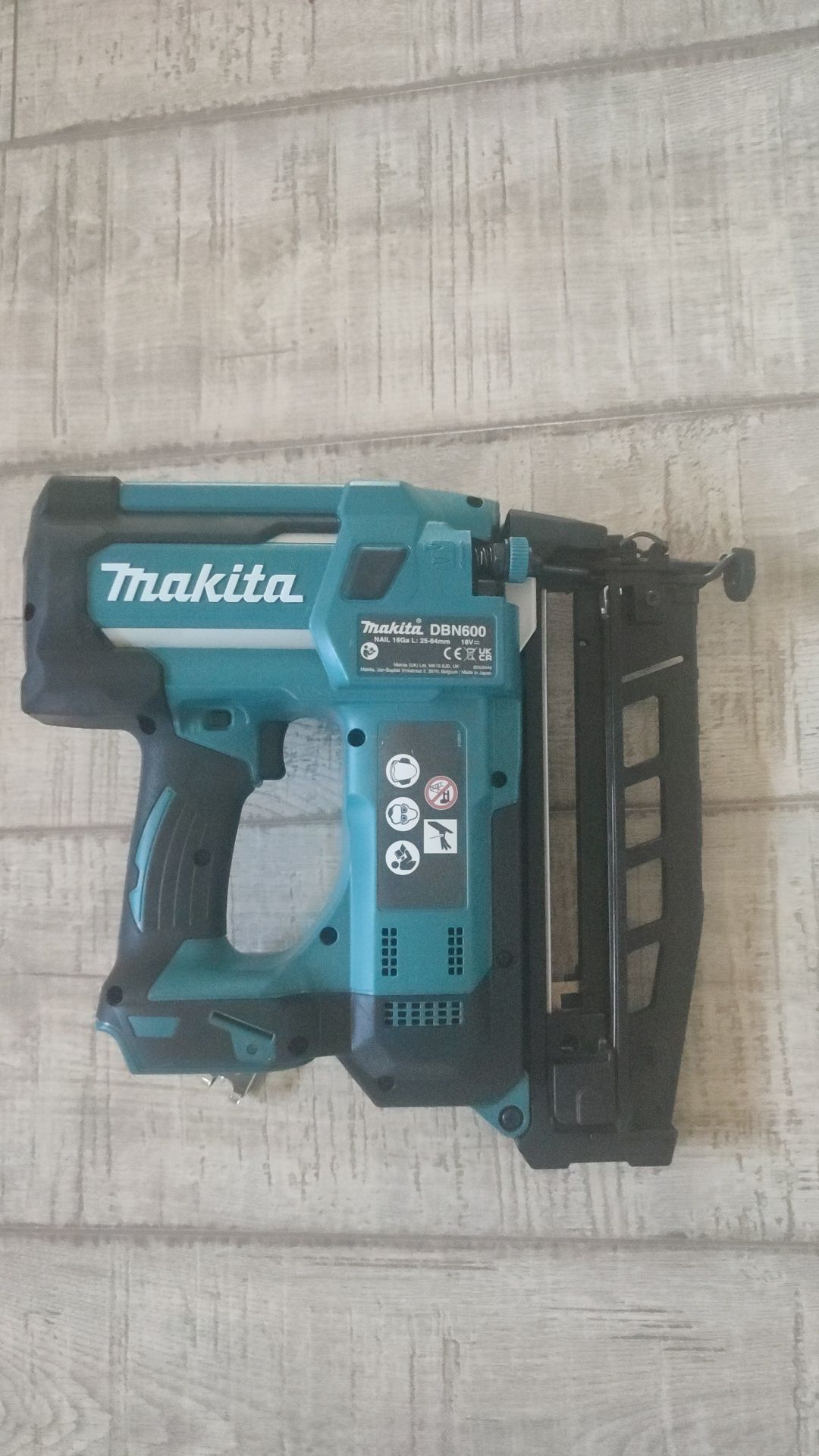 Makita și Dewalt