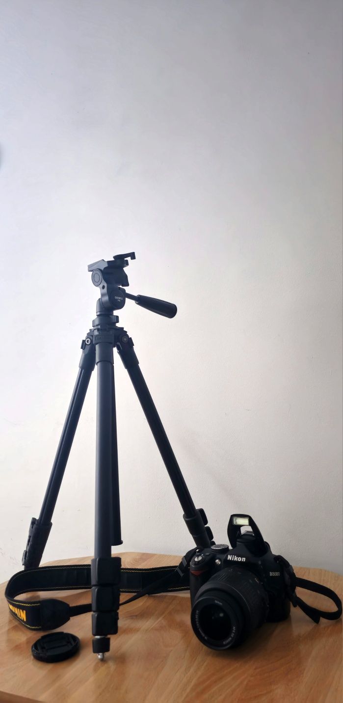 Фотоапарат Nikon D3000 и 8GB SD карта + стойка BENRO A150FP0
