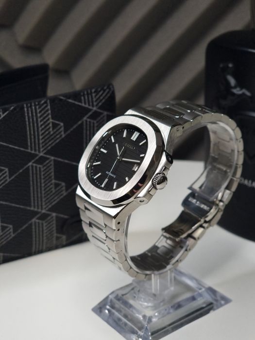 Seiko Mod Nautilus Black Dial