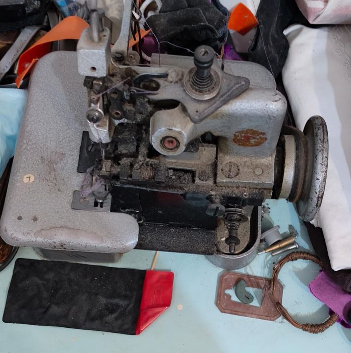 Продам оверлог рабочий