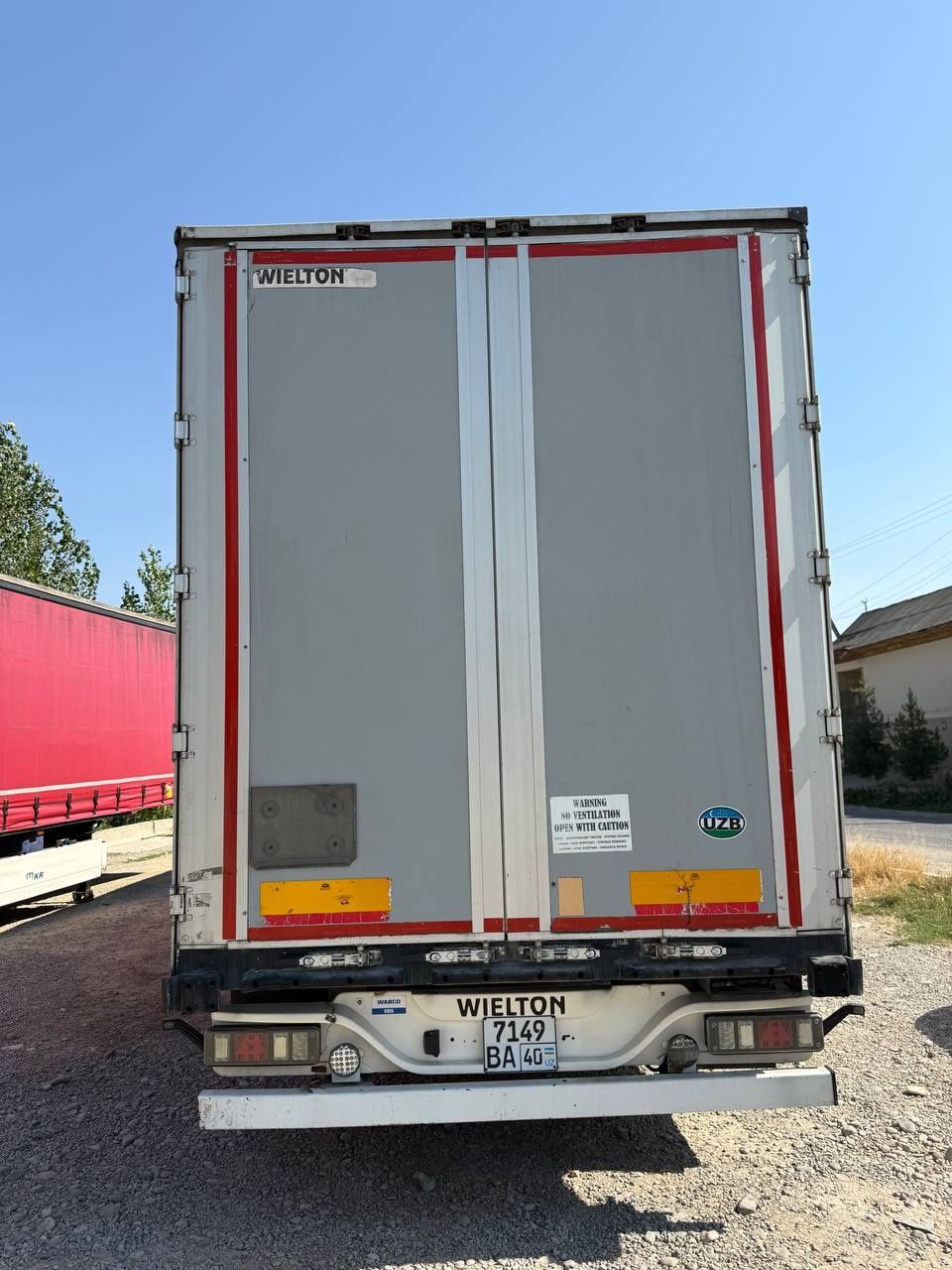 IVECO EURO 6 plus + WIELTON прицеп Сотилади