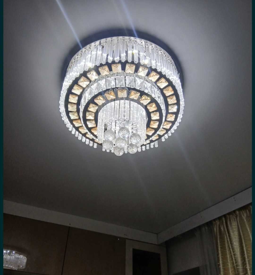 Продам б/у люстры