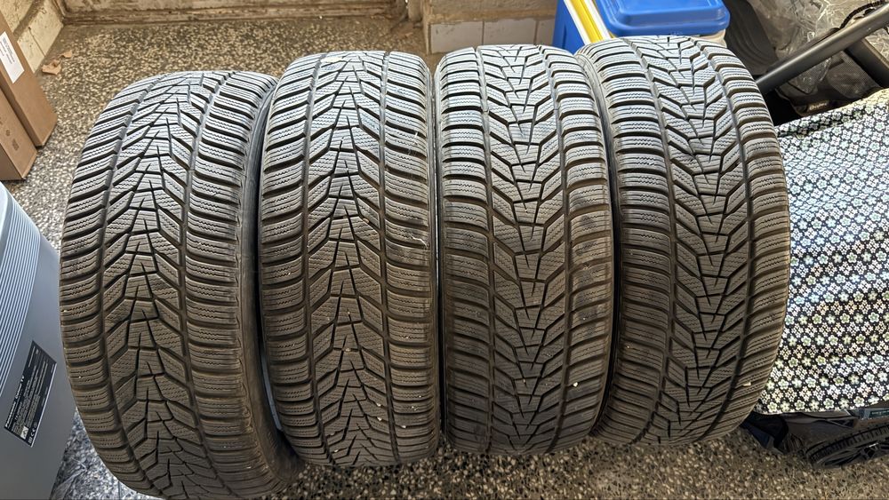 Зимни гуми HANKOOK Evo3 225/45/18