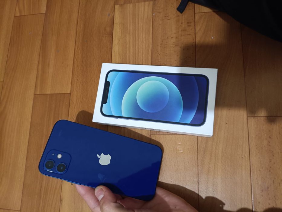 Продам Iphone 12 .