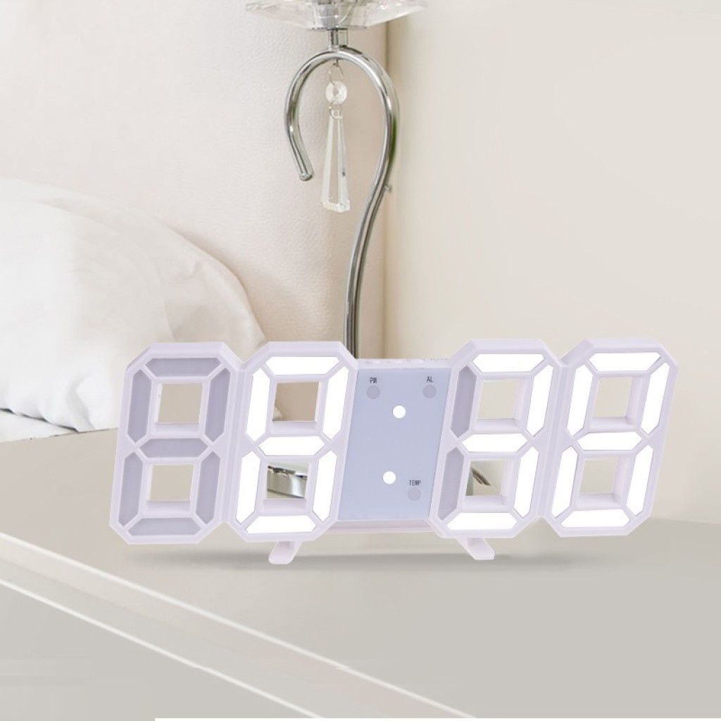 3D цифров часовник , студено бяло LED осветление