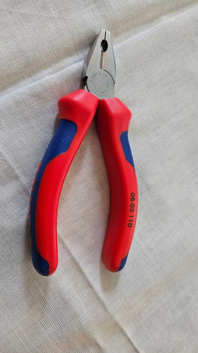 Patent combinat mini KNIPEX 08 05 110