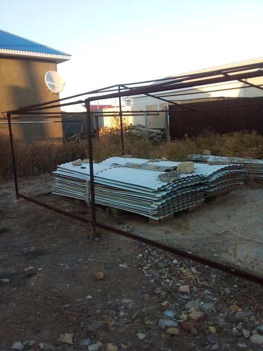 Металлическая палатка из полиуретана