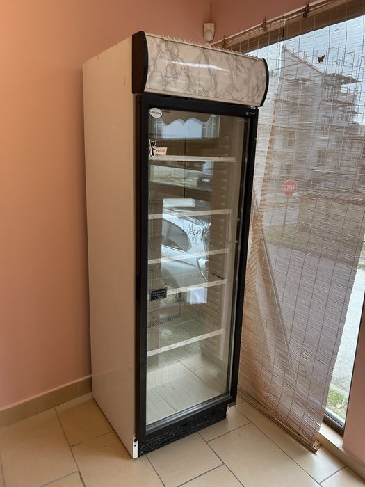 Хладилна витрина 60 х 60 х 180
