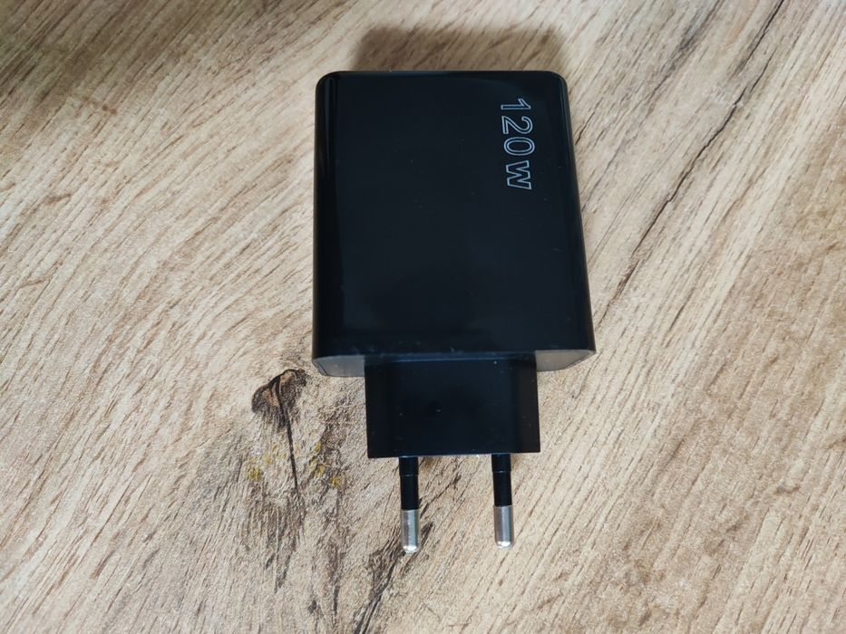 Fast charger / Зарядно за бързо зареждане