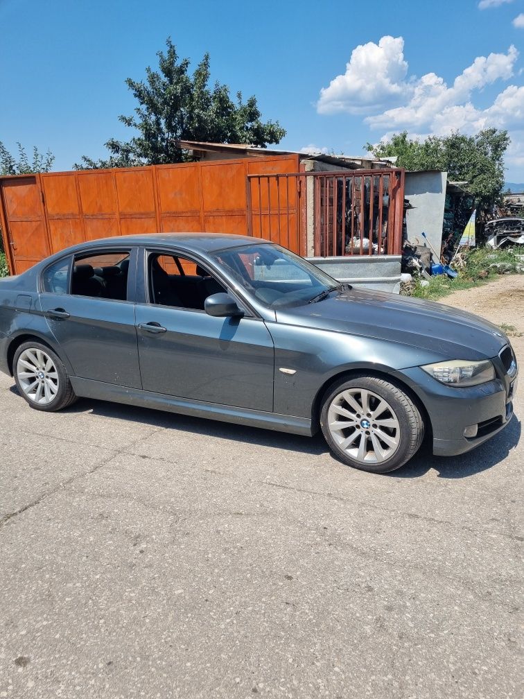 Продавам бмв е90 фейс N43 на части ксенонови фарове,джанта 17 цола