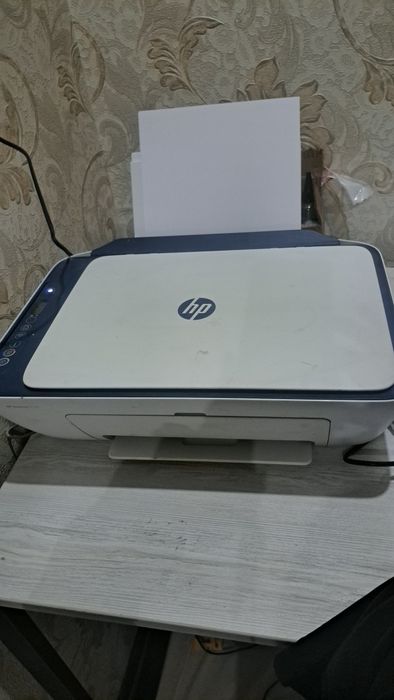 Printer HP Deskjet 2700 hamma qog'ozni chiqaradi kopiya qiladi